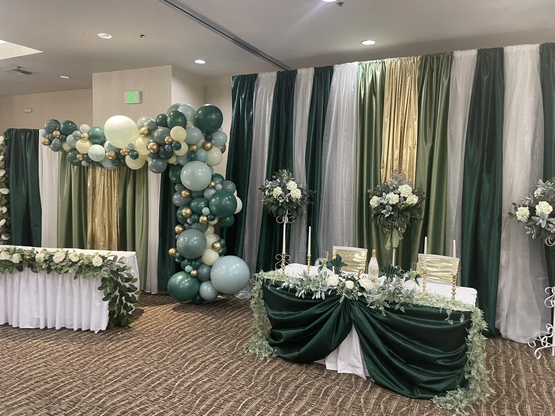 Private party balloon installation